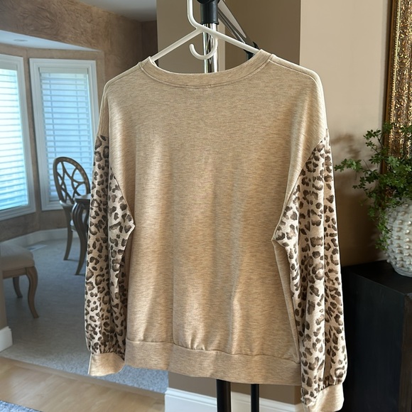 LUSH Tan & Cheetah Print Top - Picture 4 of 5